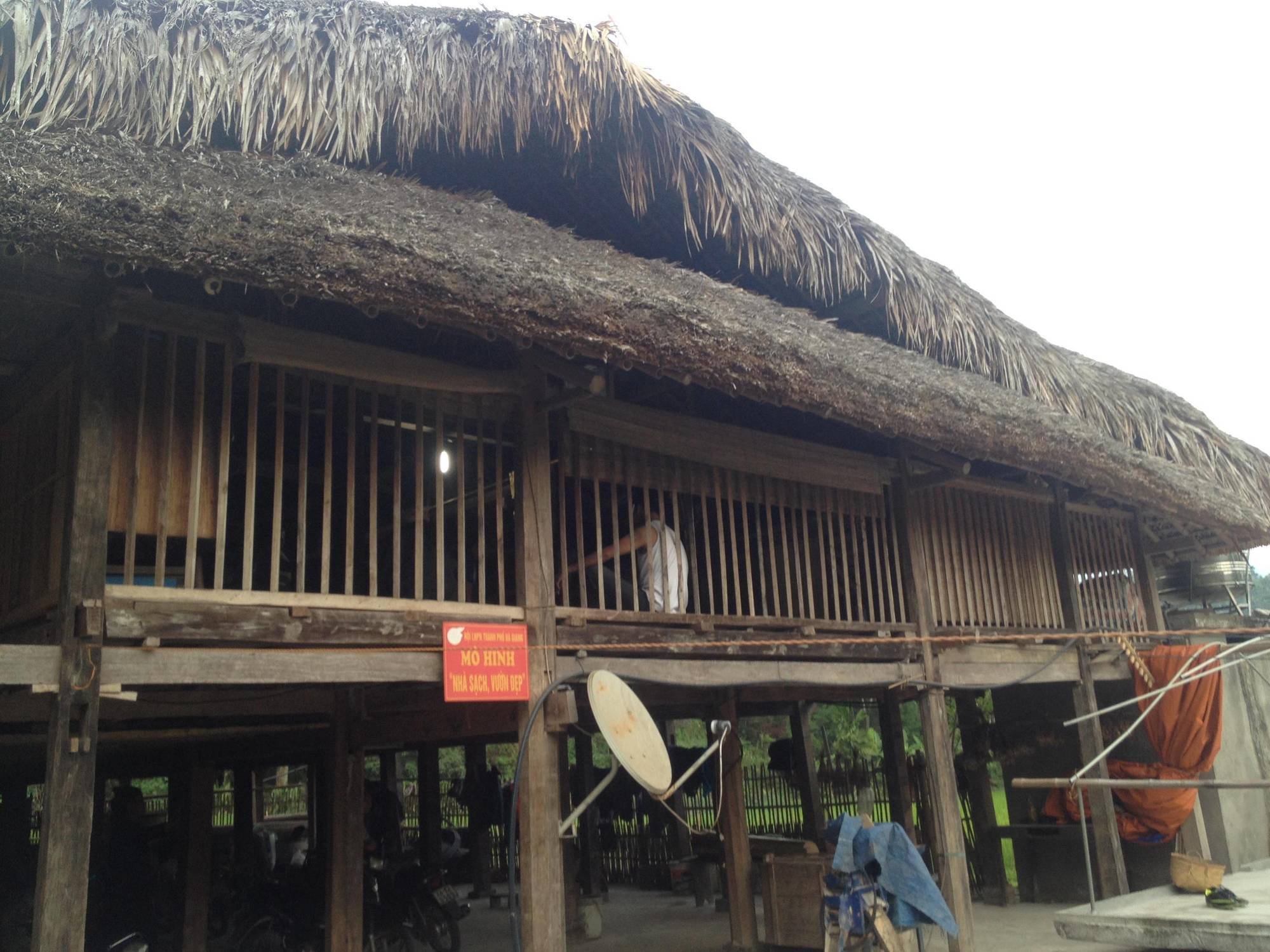 Thon Tha Tay Stilt House Apartment Ha Giang Bagian luar foto